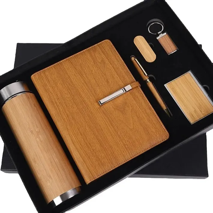 Gift Set ลายไม้ สมุด กระบอกน้ำ และของพรีเมี่ยม